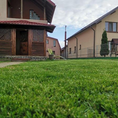 Vila De Vacanta Curtea de Argeş Exteriér fotografie