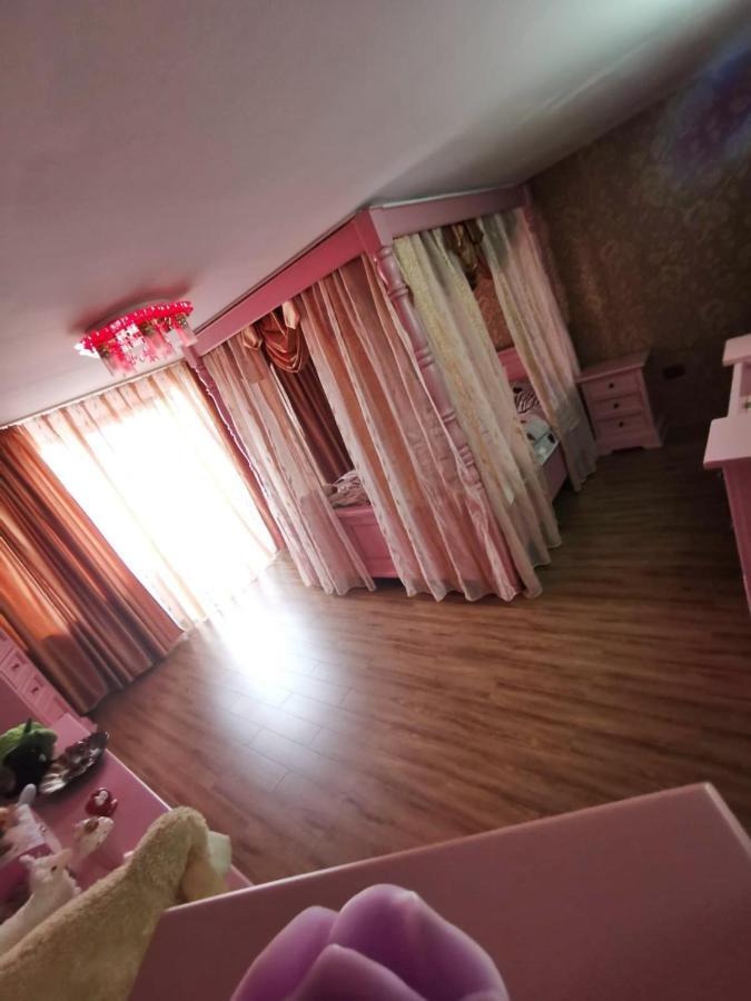 Vila De Vacanta Curtea de Argeş Exteriér fotografie